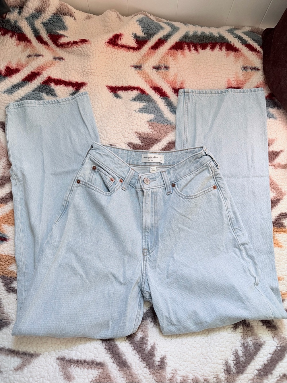 Abercrombie & Fitch Light Blue High-Waist curve love Jeans